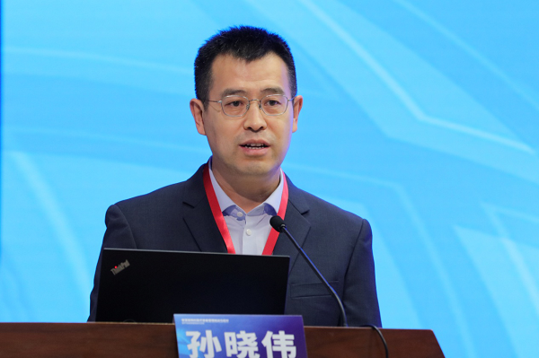 中国医学装备协会管理分会会长,北京大学第一医院副院长孙晓伟致辞