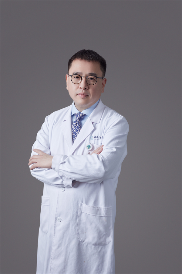 鲍彤