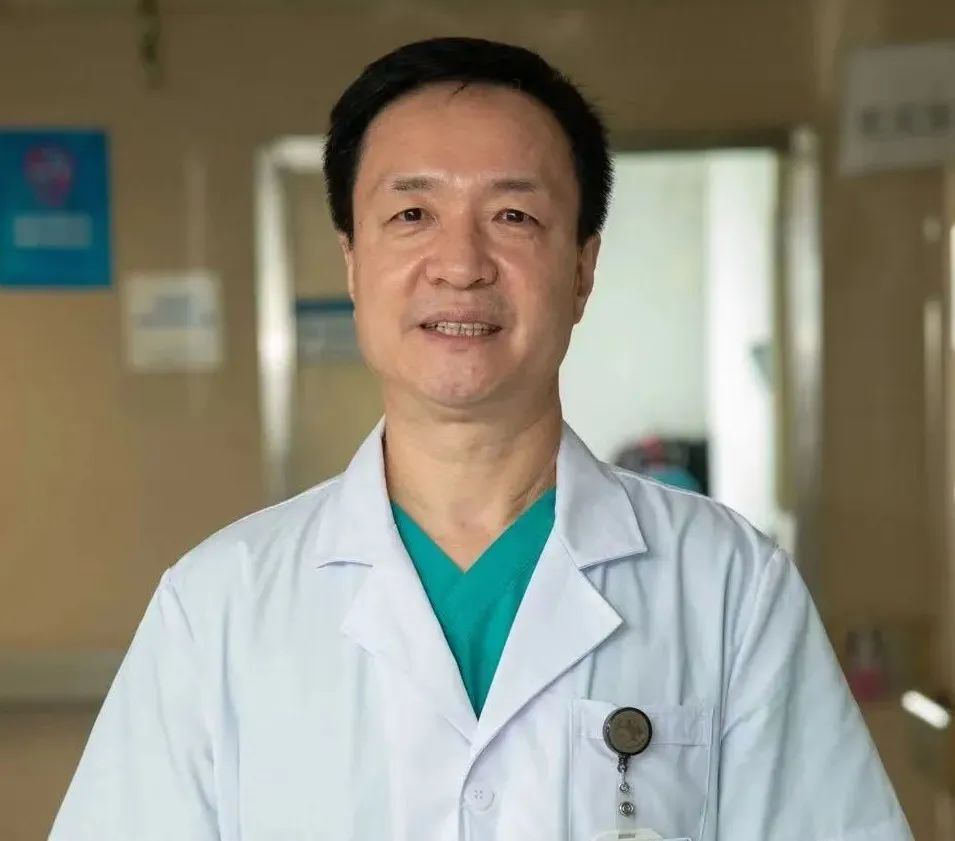 叶志东,中日友好医院心脏血管外科主任,主任医师,教授.